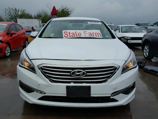 5NPE24AF9FH188720 - 2015 HYUNDAI SONATA SE WHITE photo 9