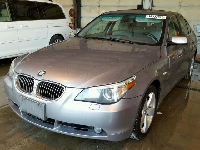 WBANF33596CS37569 - 2006 BMW 525 XI SILVER photo 2
