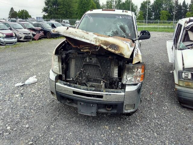 1GBJC39627E512588 - 2007 CHEVROLET SILVERADO WHITE photo 7