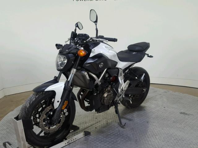 JYARM06E4FA000029 - 2015 YAMAHA FZ07 WHITE photo 4