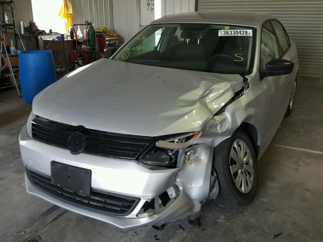 3VW2K7AJ2EM258167 - 2014 VOLKSWAGEN JETTA BASE Արծաթագույն լուսանկար 2