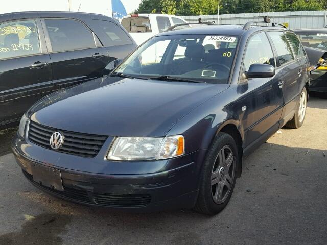 WVWVD23B6YE273011 - 2000 VOLKSWAGEN PASSAT GLX 蓝色 照片 2