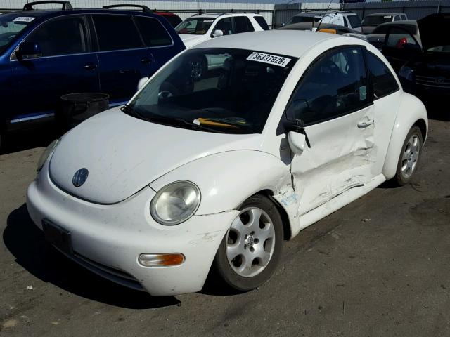 3VWBC21C2YM447665 - 2000 VOLKSWAGEN NEW BEETLE თეთრი ფოტო 2