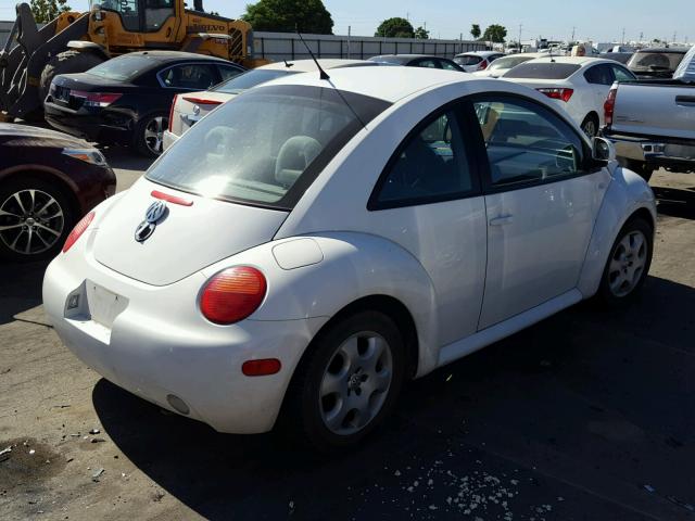 3VWBC21C2YM447665 - 2000 VOLKSWAGEN NEW BEETLE თეთრი ფოტო 4