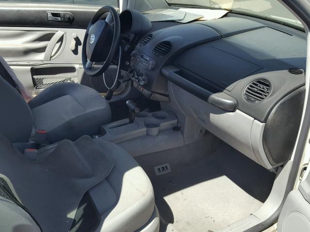 3VWBC21C2YM447665 - 2000 VOLKSWAGEN NEW BEETLE თეთრი ფოტო 5