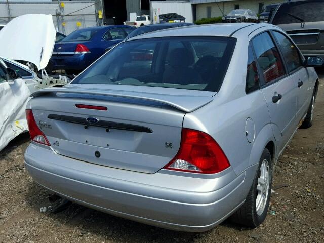 1FAFP3430YW356622 - 2000 FORD FOCUS SE GRAY photo 4