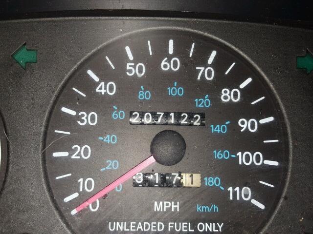 1Y1SK5260VZ450635 - 1997 GEO PRIZM BASE WHITE photo 8