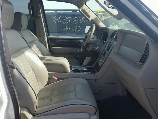 5LMFU28567LJ21675 - 2007 LINCOLN NAVIGATOR WHITE photo 5