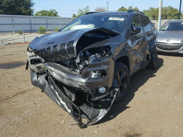 1C4PJLCB6JD556494 - 2018 JEEP CHEROKEE L GRAY photo 2