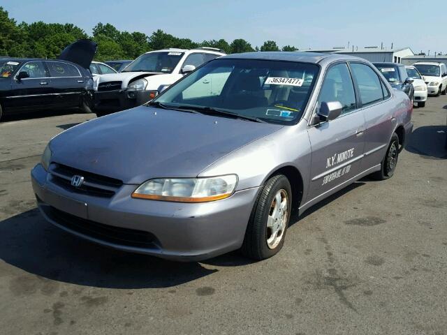 1HGCG6572YA122304 - 2000 HONDA ACCORD EX GRAY photo 2