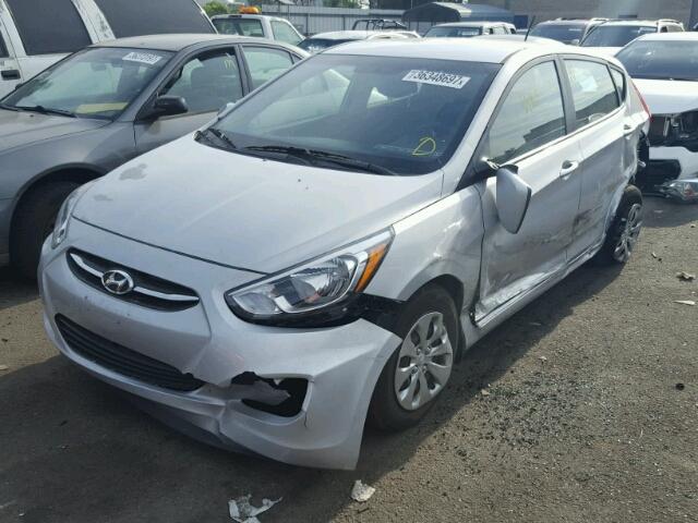 KMHCT5AE9GU291379 - 2016 HYUNDAI ACCENT SE SILVER photo 2