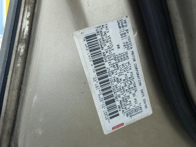 JT6GF10U1Y0047367 - 2000 LEXUS RX300 GOLD photo 10