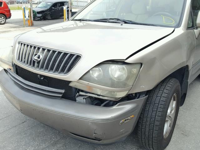 JT6GF10U1Y0047367 - 2000 LEXUS RX300 GOLD photo 9