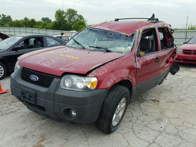 1FMYU03Z65KB42653 - 2005 FORD ESCAPE XLT RED photo 2