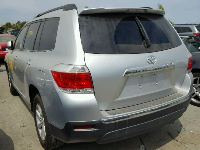 5TDZK3EH9DS107603 - 2013 TOYOTA HIGHLANDER SILVER photo 3