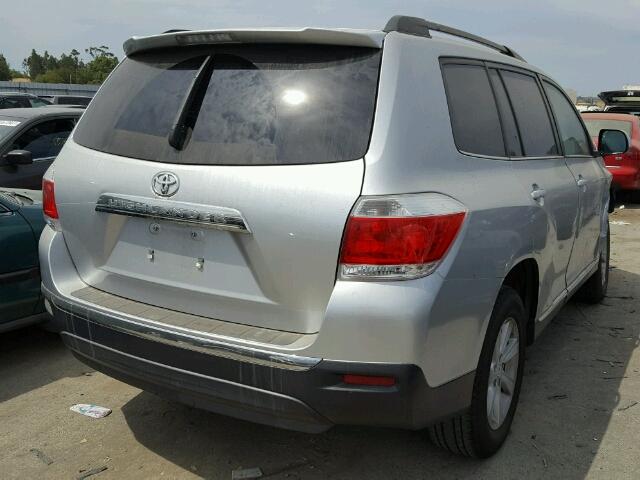 5TDZK3EH9DS107603 - 2013 TOYOTA HIGHLANDER SILVER photo 4