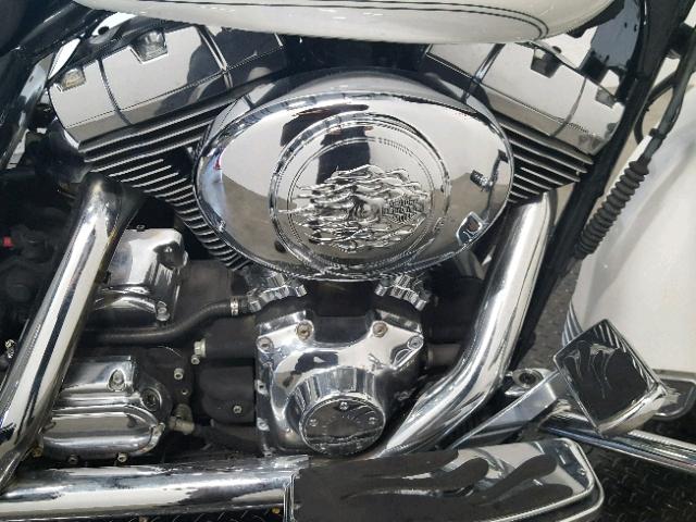 1HD1FCW195Y643023 - 2005 HARLEY-DAVIDSON FLHTCUI WHITE photo 5