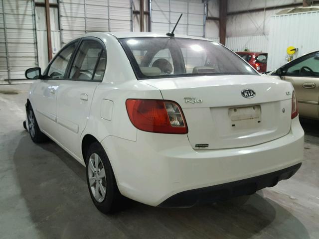 KNADH4A34B6735779 - 2011 KIA RIO BASE WHITE photo 3