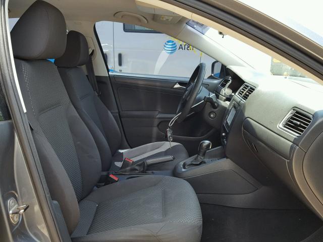 3VW2K7AJ2CM335973 - 2012 VOLKSWAGEN JETTA BASE 石墨色 照片 5