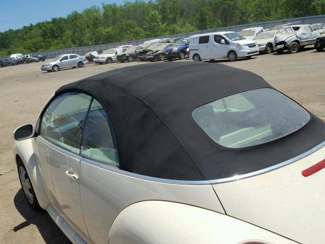 3VWBM31YX5M300164 - 2005 VOLKSWAGEN NEW BEETLE 奶油色 照片 9