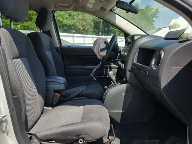 1J4NF1FB4BD279428 - 2011 JEEP COMPASS SP SILVER photo 5