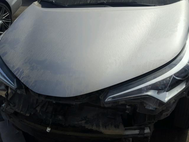 NMTKHMBX3JR024311 - 2018 TOYOTA C-HR XLE SILVER photo 7