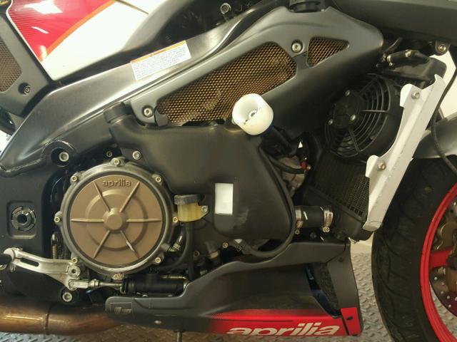 ZD4RPC0545S000065 - 2005 APRILIA TUONO 1000 SILVER photo 7