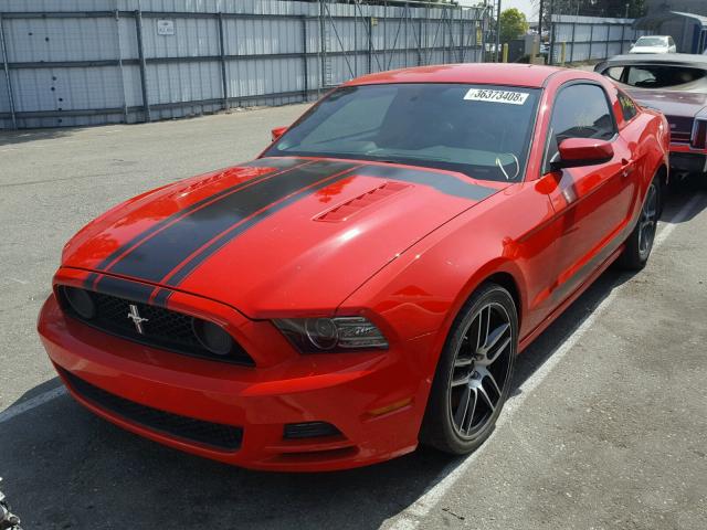 1ZVBP8CU9D5242390 - 2013 FORD MUSTANG BO RED photo 2