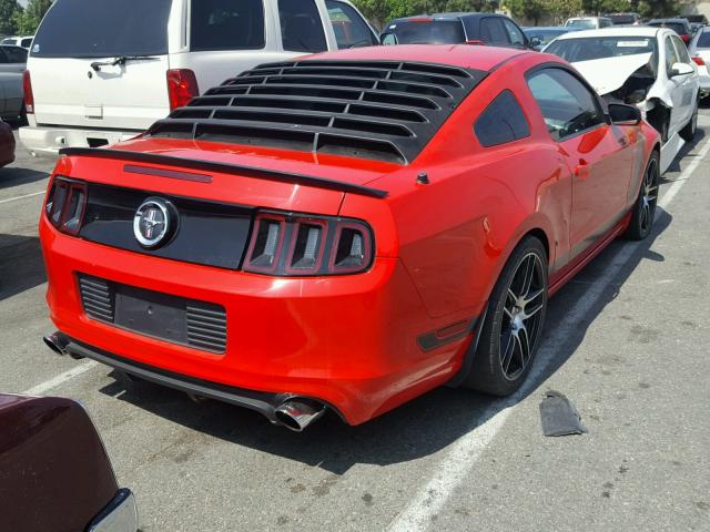 1ZVBP8CU9D5242390 - 2013 FORD MUSTANG BO RED photo 4