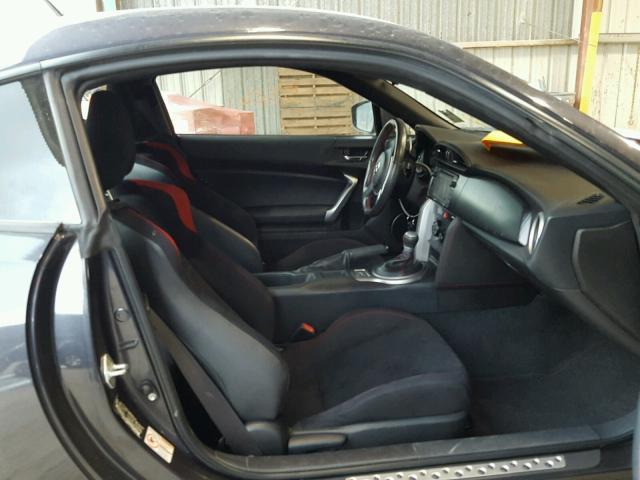 JF1ZNAA19E8704105 - 2014 TOYOTA SCION FR-S ნაცრისფერი ფოტო 5