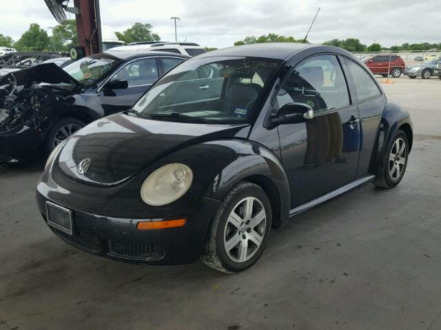 3VWPW31C56M406544 - 2006 VOLKSWAGEN NEW BEETLE BLACK photo 2