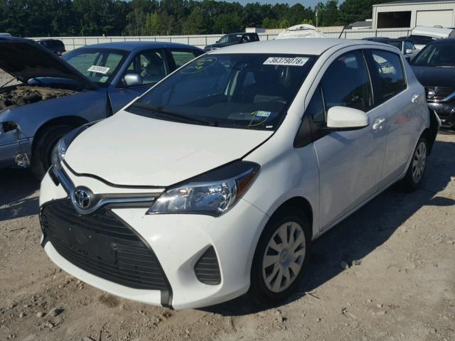 VNKKTUD31HA081941 - 2017 TOYOTA YARIS L WHITE photo 2