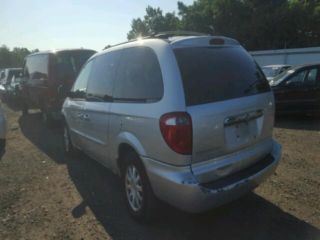 2C8GP74L83R214816 - 2003 CHRYSLER TOWN & COU SILVER photo 3