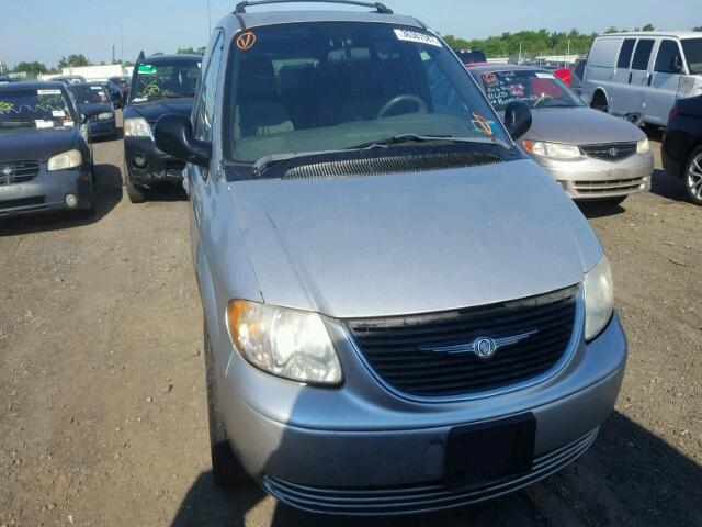 2C8GP74L83R214816 - 2003 CHRYSLER TOWN & COU SILVER photo 9