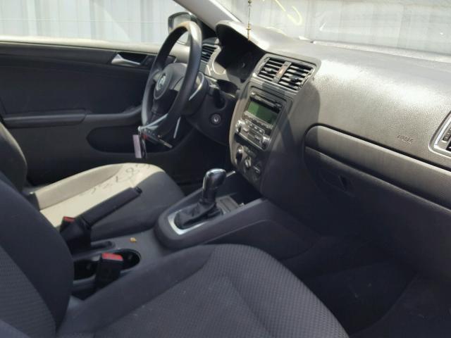 3VW2K7AJ6DM383025 - 2013 VOLKSWAGEN JETTA BASE 银色 照片 5