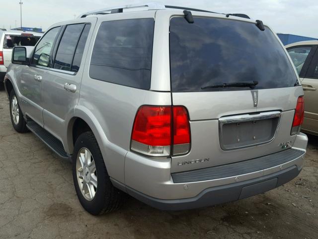 5LMEU88H24ZJ17897 - 2004 LINCOLN AVIATOR 银色 照片 3