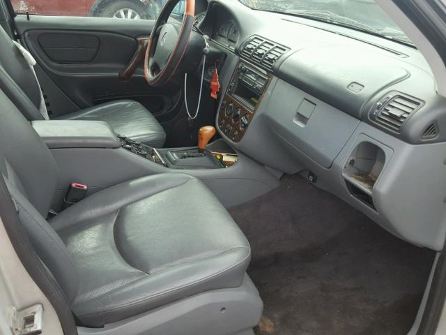 4JGAB72E7XA067999 - 1999 MERCEDES-BENZ ML 430 银色 照片 5