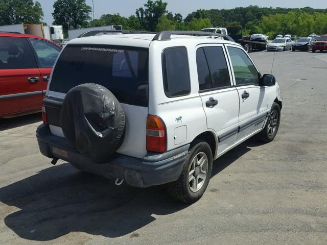 2CNBE13C236915428 - 2003 CHEVROLET TRACKER WHITE photo 4