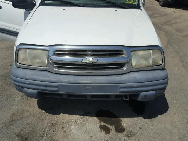 2CNBE13C236915428 - 2003 CHEVROLET TRACKER WHITE photo 7