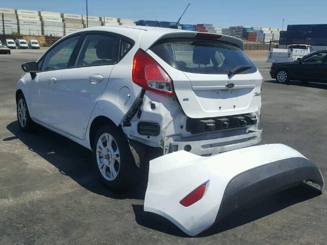 3FADP4EJ7FM118645 - 2015 FORD FIESTA WHITE photo 3