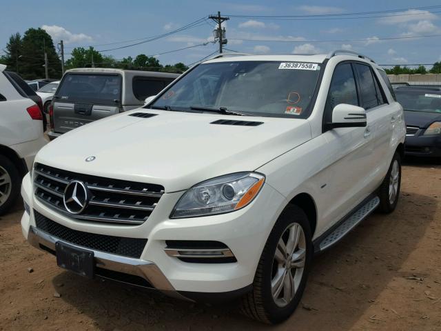 4JGDA5HB1CA065290 - 2012 MERCEDES-BENZ ML 350 4MA WHITE photo 2