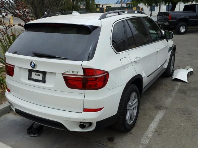 5UXZW0C55D0B95789 - 2013 BMW X5 XDRIVE3 WHITE photo 4