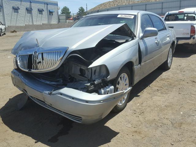 1LNHM81V46Y619450 - 2006 LINCOLN TOWN CAR S SILVER photo 2