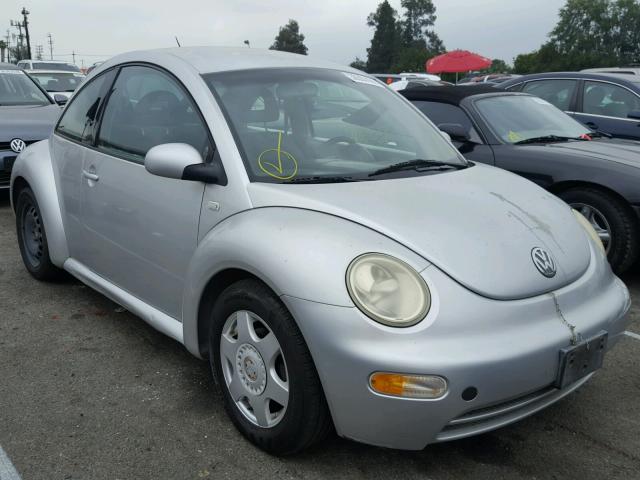 3VWBK21C01M450167 - 2001 VOLKSWAGEN NEW BEETLE 银色 照片 1