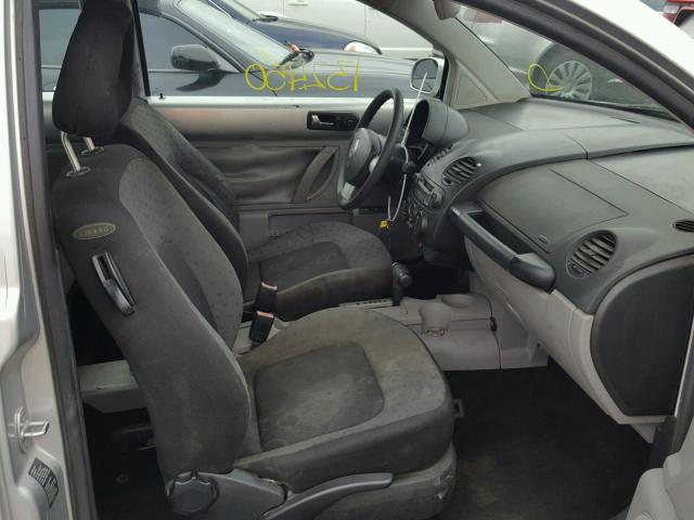 3VWBK21C01M450167 - 2001 VOLKSWAGEN NEW BEETLE 银色 照片 5