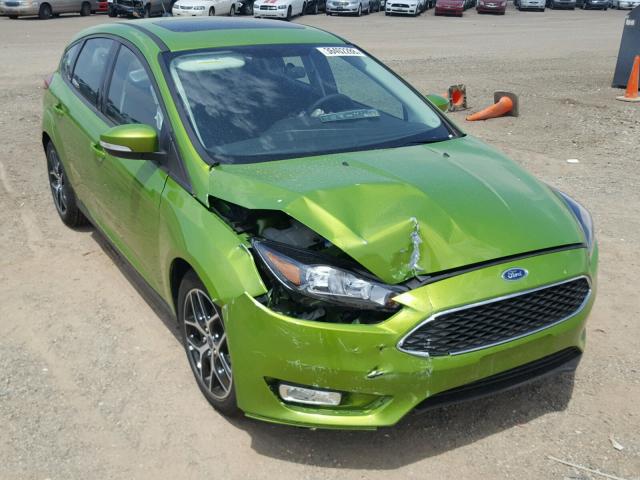 1FADP3M22JL261520 - 2018 FORD FOCUS SEL GREEN photo 1