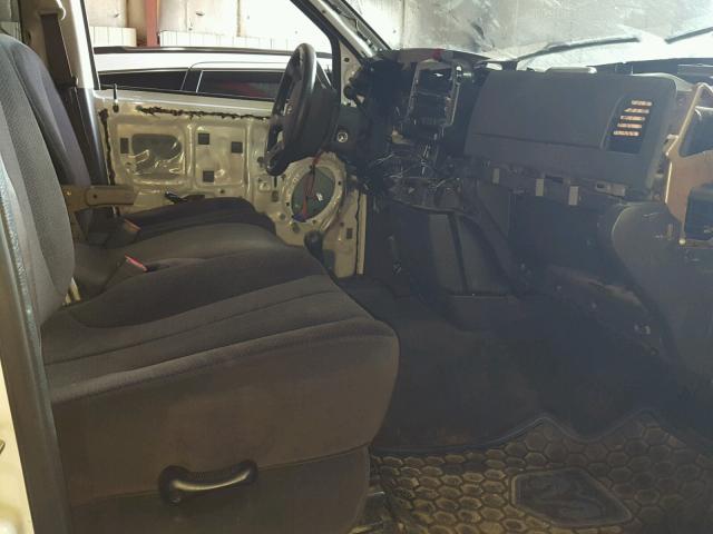 1D7KU28DX4J270147 - 2004 DODGE RAM 2500 S თეთრი ფოტო 5