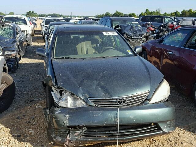 4T1BE30K95U074168 - 2005 TOYOTA CAMRY LE GREEN photo 9