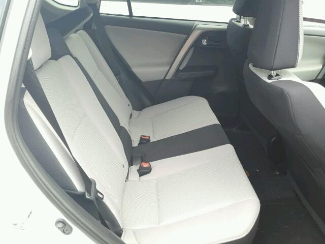 2T3WFREV2GW268541 - 2016 TOYOTA RAV4 白色 照片 6