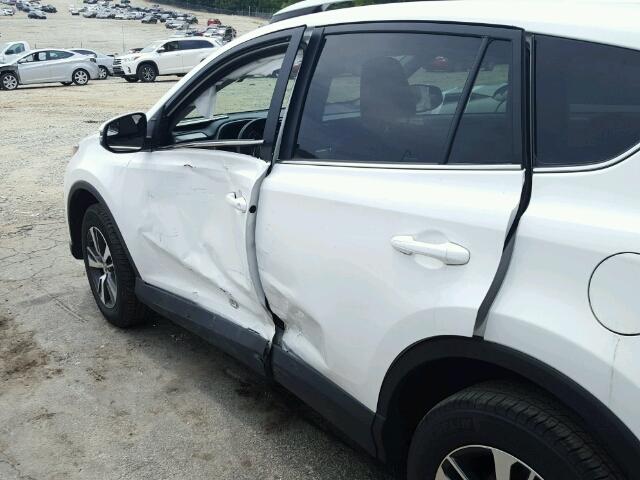 2T3WFREV2GW268541 - 2016 TOYOTA RAV4 白色 照片 9